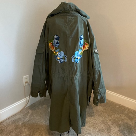 GAP Jackets & Blazers - GAP green army / military trench jacket with floral embroidery | button up | XL